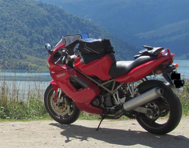 Ducati 900 ST2